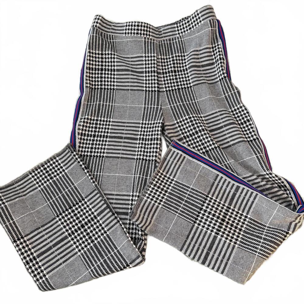 Forever 21 plaid black/white straight-leg pants. blue/red side stripe SZ‎ S/M